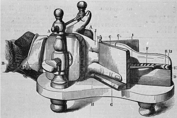 Position de l’annulaire dans l’appareil destiné à faciliter l’étude du piano.