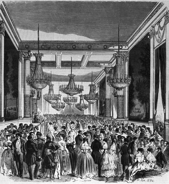 Le grand salon de l’Élysée-National pendant le bal donné par le Président de la République. — Dessin de Renard et Valentin.